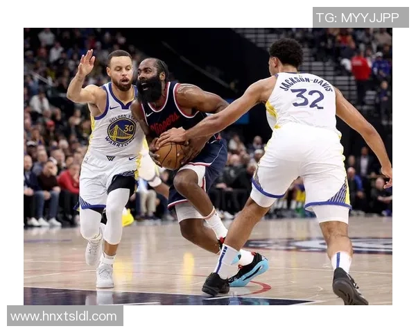 聚焦NBA季后赛激烈对决分析 热点球队表现与未来走势探讨